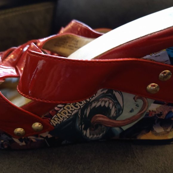me too Shoes - UNIQUE - COMIC BOOK CHARACTER SANDALS RED - SZ 7.5